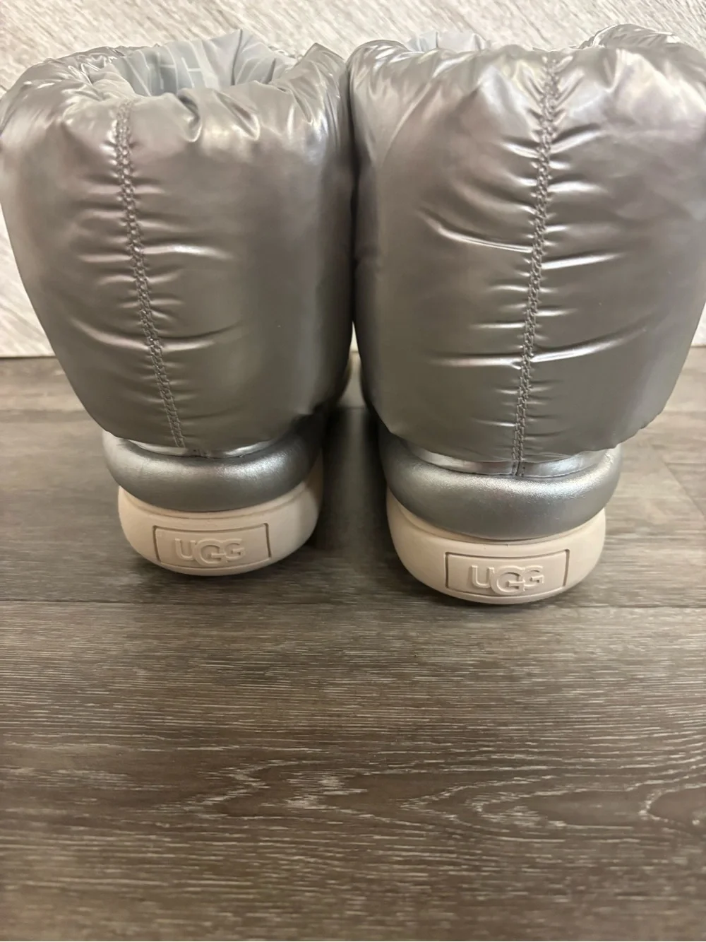UGG|  Women's Classic Maxi Short Textile Boots In Silver Size 7 NEW